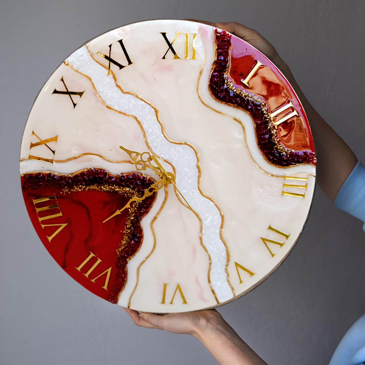 Classic Round Wall Clock with Beautiful Resin Art