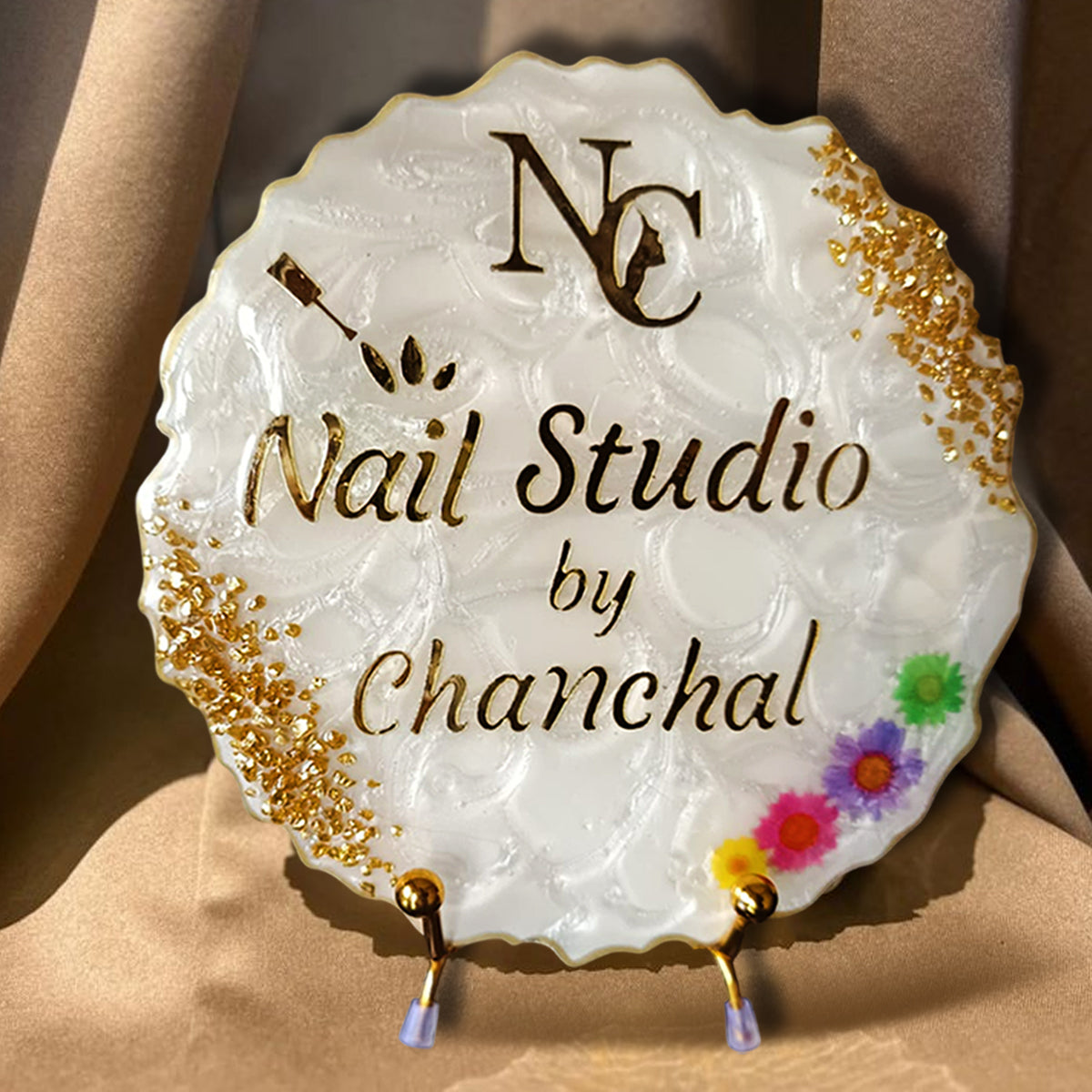 Decorative Customized Resin Nail Art Stand for Your Nail Studio